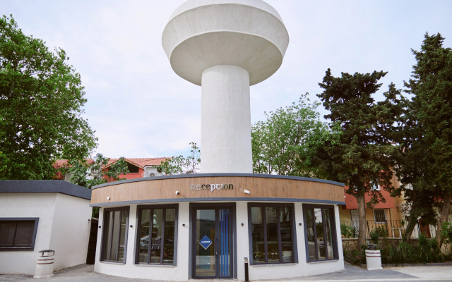 Parmos  Hotel