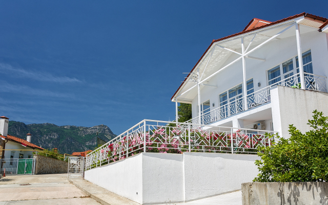 Gurzuflife Apartments