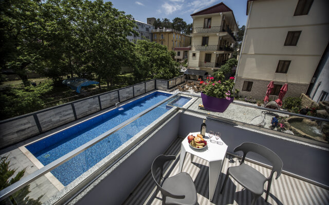 Отель Chveni Ezo Boutique Hotel