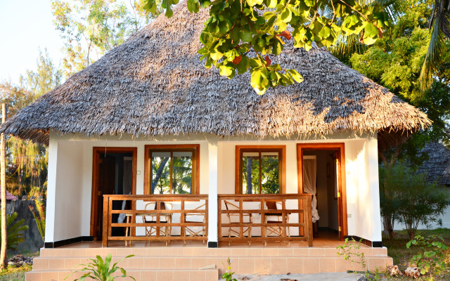 Aya Beach Bungalows Hotel