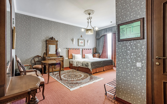 Bristol Hotel