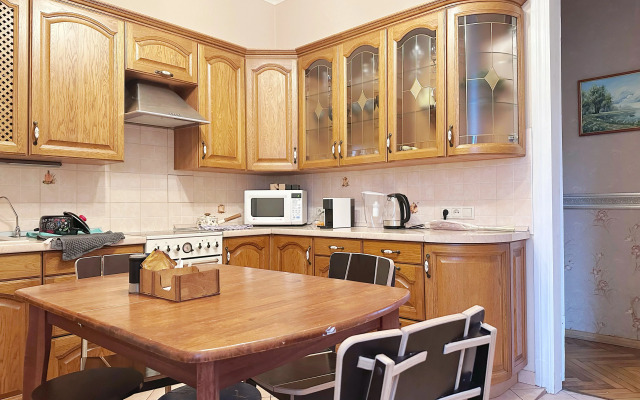 Chetyrekhkomnatnaya Natali Apart V Tsentre Moskvy Flat
