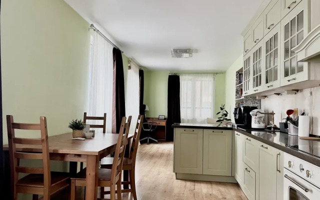Apartments Semeynye S Balkonom Morskoy Fasad