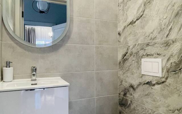 Частный дом Apartburo Grey House