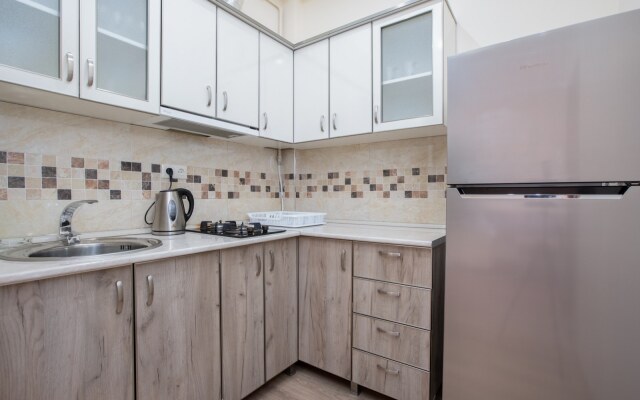 On Yekmalyan Str. 1-9/2 Apartments