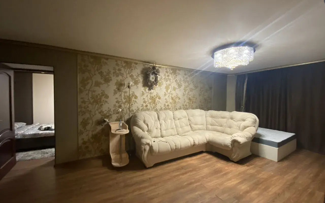 Квартира двухкoмнaтнaя на Маршала Жукова 22