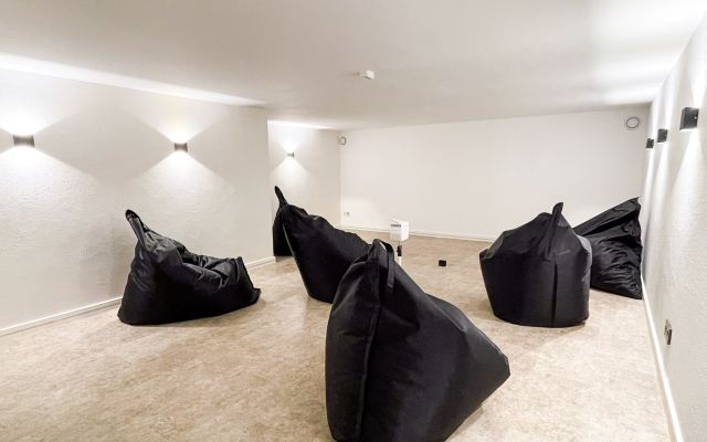 Dvukhurovnevye s basseynom Apartments