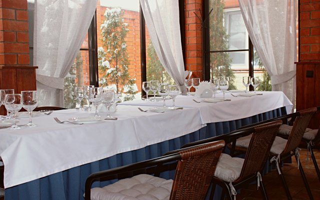 Zarechnyi  Hotel