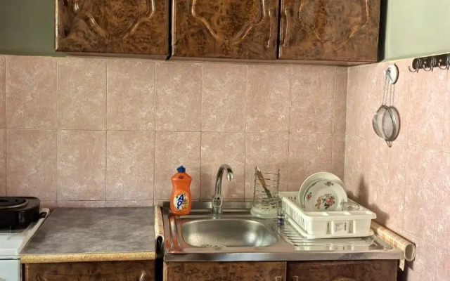 Flat Trekhkomnatnaya Kvartira U Morya