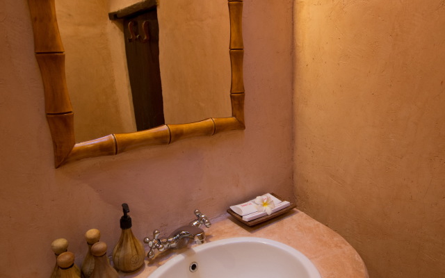 La Taverna Suites Hotels