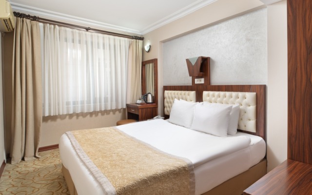 Elan Hotel