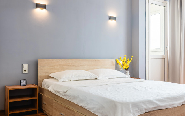 Uyut v Ritme Minimalizma Apartment