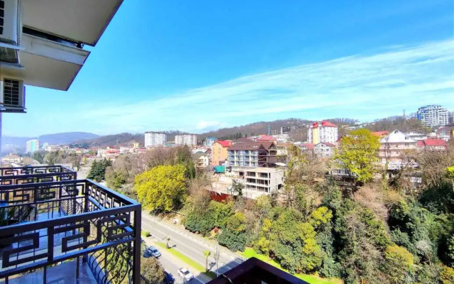 Odnokomnatnyye s Balkonom i Vidom na Gorod Apartments