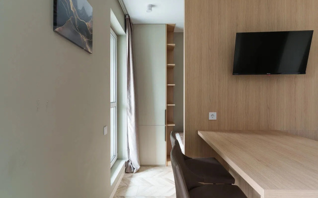 1-Kom Studiya, Minsk-Mir Flat