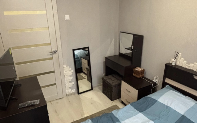 Квартира Двухкомнатная Космонавтов 20