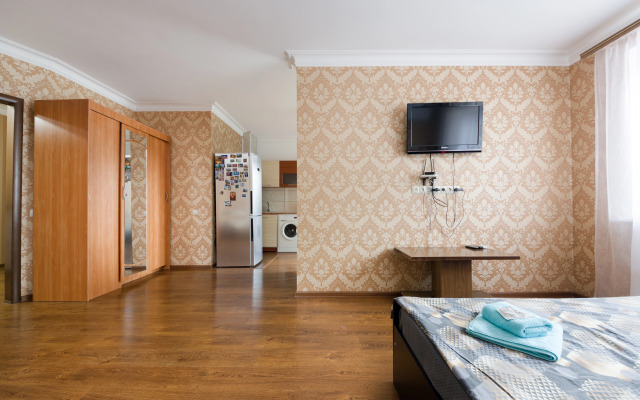 V Essentukah Ryadom S parkom SutkiRu Flat