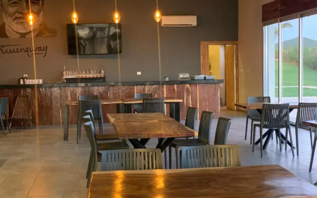 Playa Esperanza Resort