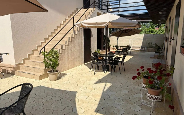 Amra Guest House