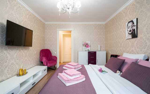 Dvukhkomnatnye U Severnogo Vokzala Apartments