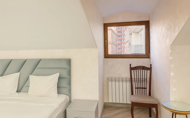 Royal Renaissance Hotel