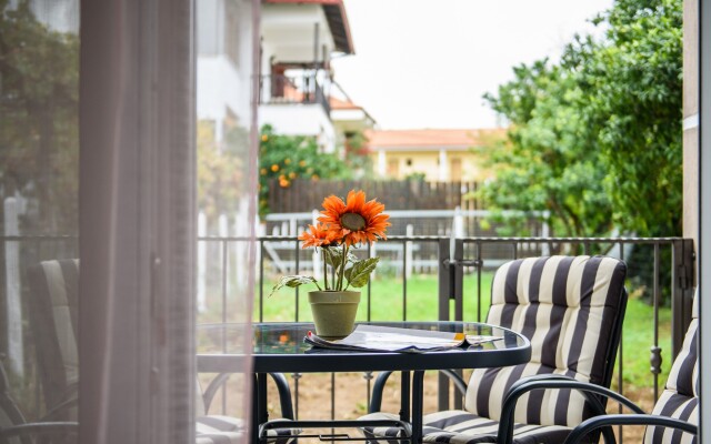 Anneta's House Apartments