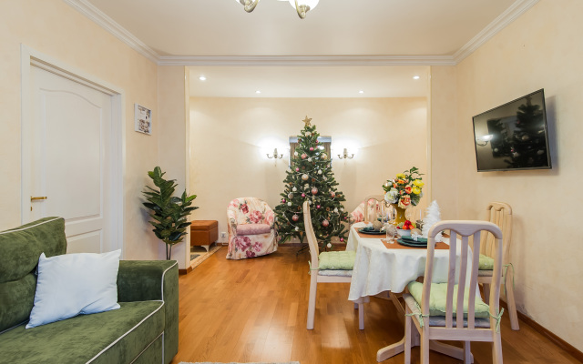 GM s Vidom na Zoopark i Moscow city Apartments