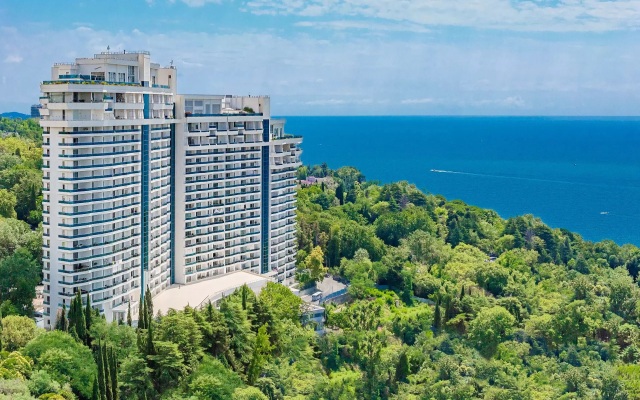 S Dvumya Terrasami I Basseynom Flat