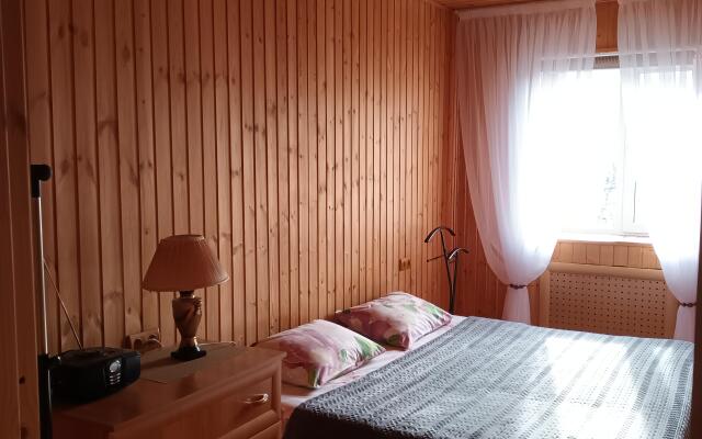 Квартира Трёхкомнатная на Линейной 31