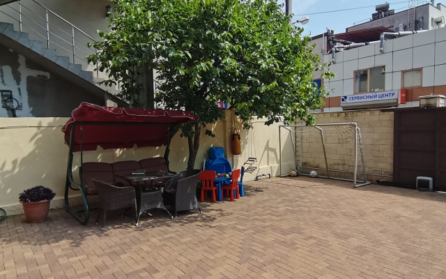 Zhemchuzhina. V gostyakh u Valentiny Guest House