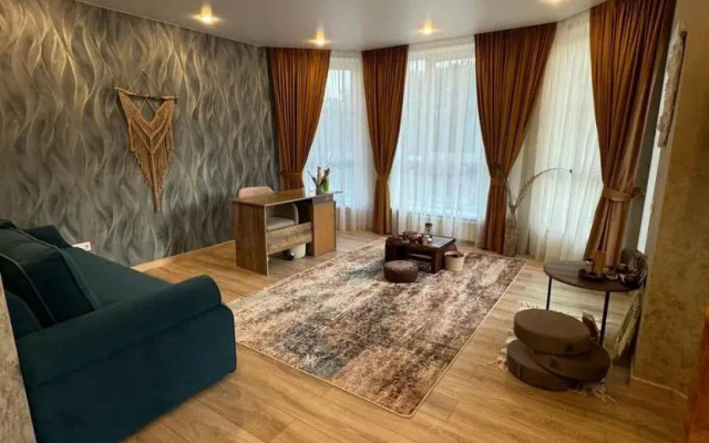 S Basseynom I Baney Private House