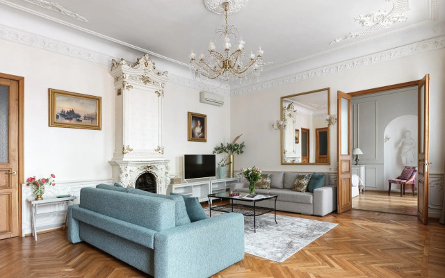 Апартаменты Minin Apartments с видом на Казанский собор 120 кв.м.