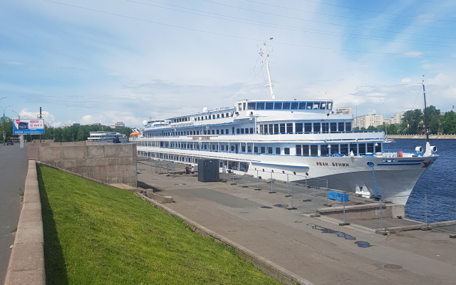 Апартаменты на проспекте Обуховской Обороны 110