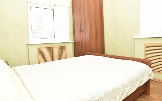 Na Pushkinskoy Flat