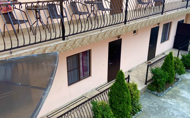 Anzhelika Guest House
