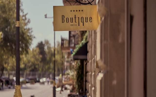 Boutique 19 Hotel
