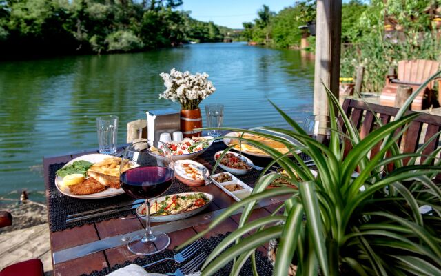 Wineport Lodge Agva Riverside Hotel & Winery