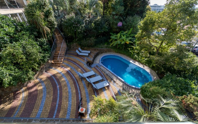 V Samom Tsentre Sochi Private House