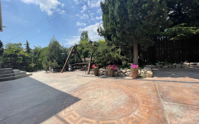 Teokhari Guest House