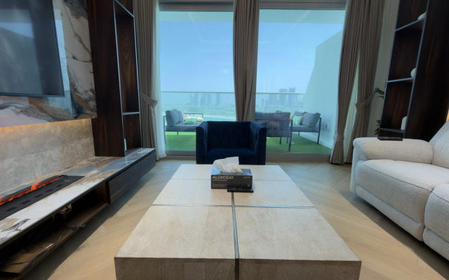 Апартаменты Highend Ultra Luxury Azure Residences