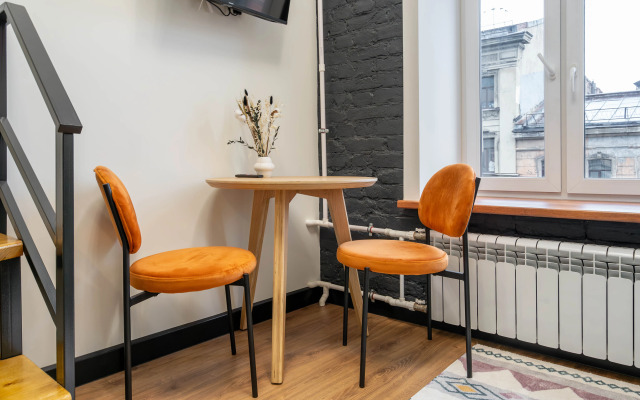 Komfortnaya Studiya S Dizaynerskim Remontom Flat
