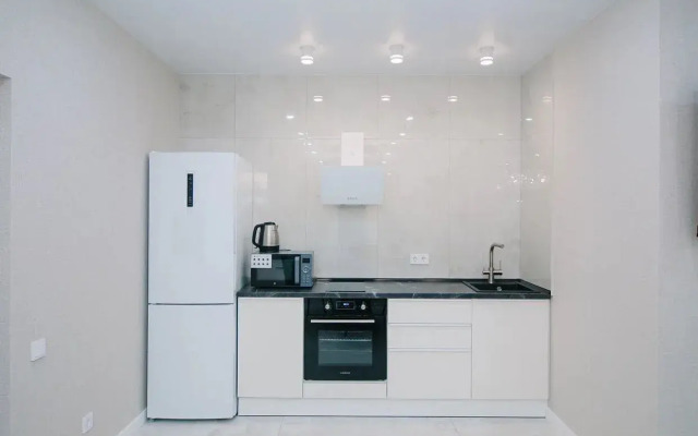 3kh Komnatnaya S Dizaynerskim Remontom Flat