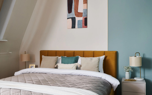 Квартира GM Apartments Двухуровневая с мансардой у Патриарших Прудов