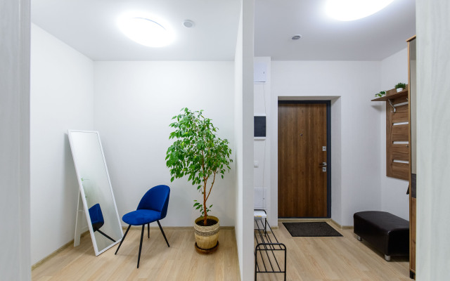 Квартира двухкомнатная Азина 25