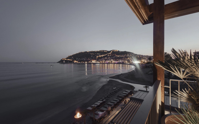 En Vie Beach Boutique Hotel