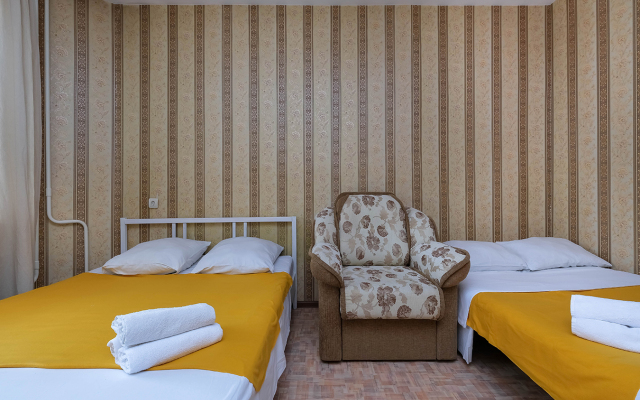 Квартира рядом с Мнтк им. Федорова и Ск Заря