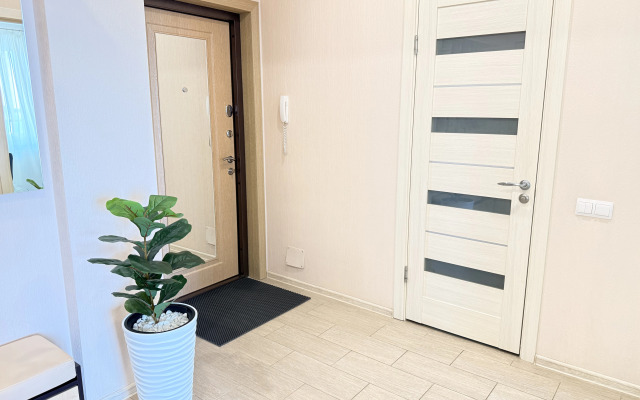 Квартира на 18 этаже (5 минут до центра)