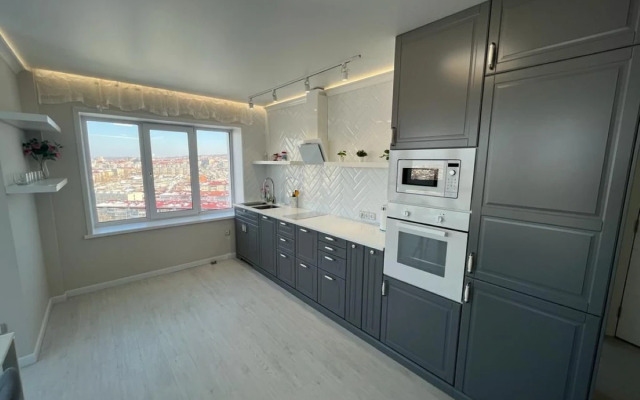 Trekhkomnatnaya S Krasivym Vidom Iz Okna Flat