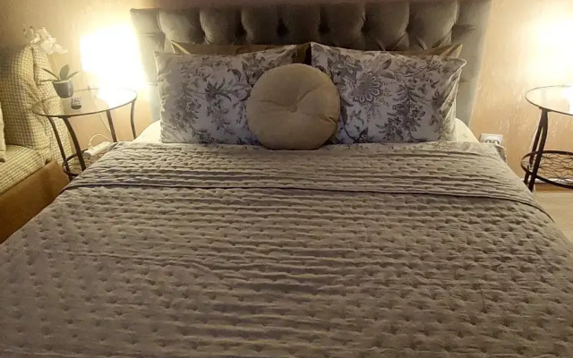 Апартаменты Квартира в центре с качелями на веранде рядом с колесом обозрения