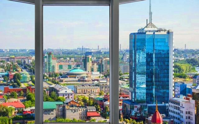 Апартаменты на площади Революции