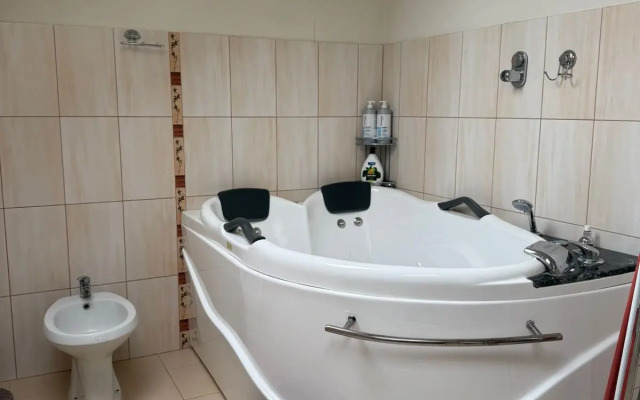 Квартира с Окнами в Небо